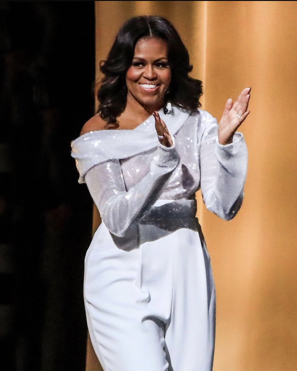 WhoWhatWear's tweet photo. Happy 57th birthday to the inspiring and stylish @MichelleObama! 👑✨ https://t.co/hMercjmQF9