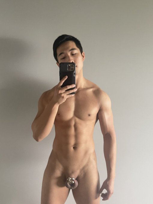 January 2020 to January 2021 One year of being locked and two cage downsizes later thanks to @alphadomla<a href="/tag/musclegrowth"class="tags"><span>#musclegrowth</span></a><a href="/tag/teamlocked"class="tags"><span>#teamlocked</span></a><a href="/tag/musclesub"class="tags"><span>#musclesub</span></a><a href="/tag/lockedj"class="tags"><span>#lockedj</span></a>