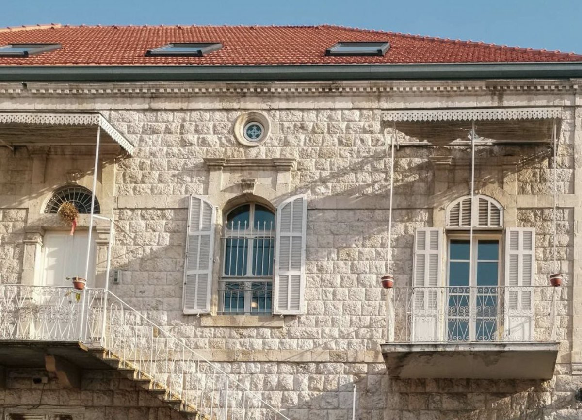 beautyoflebanon's tweet photo. Balconies of Jounieh https://t.co/74PD8fMumU