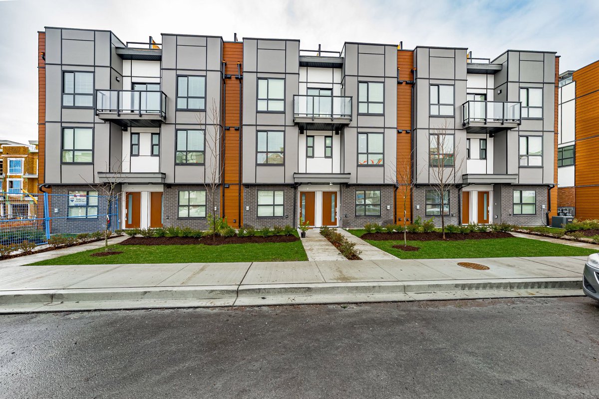 andylail21's tweet photo. Just sold#10 19760 55ave ready to move in. https://t.co/WhopH0sb7a