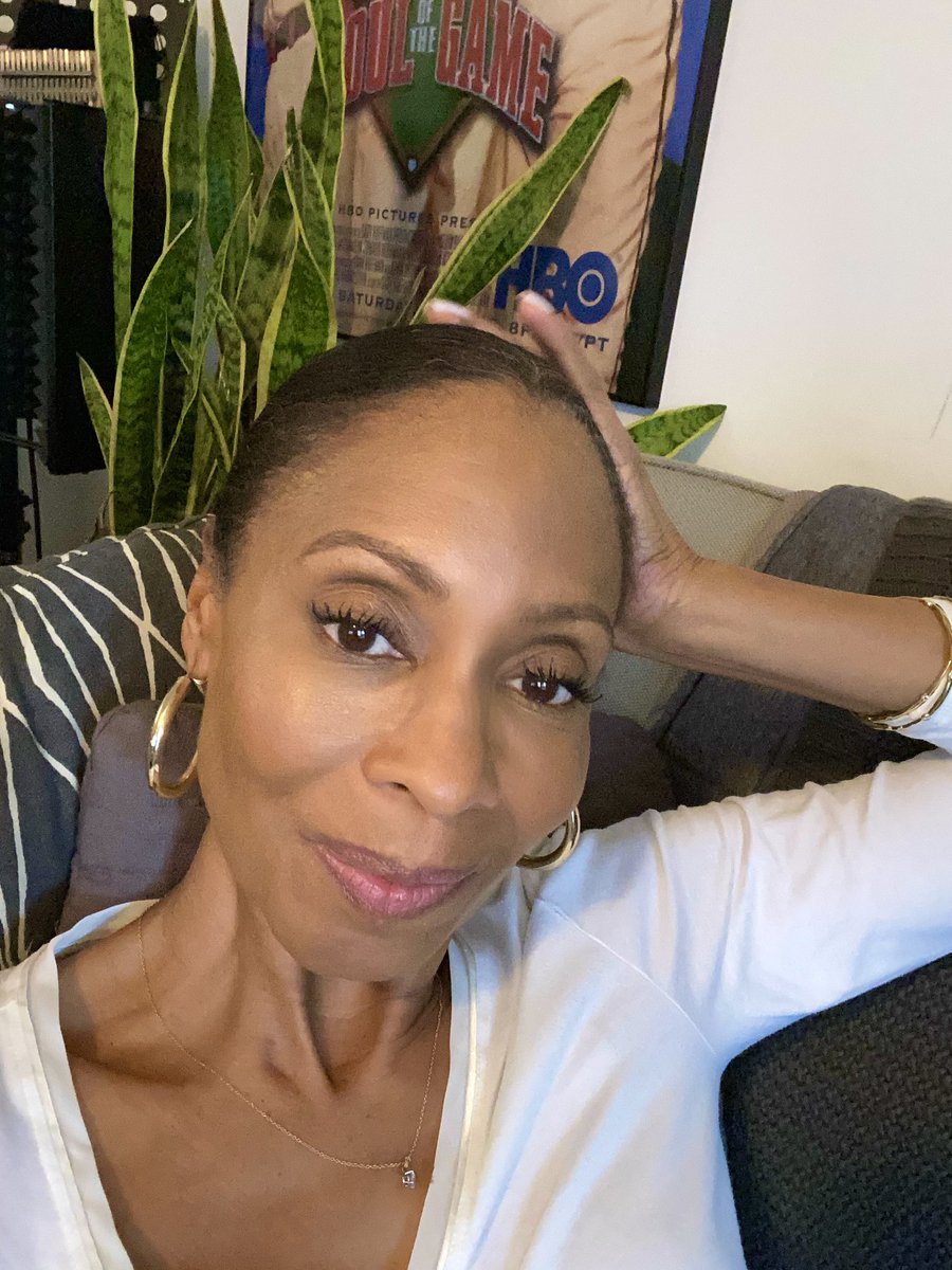 StacyeBranche's tweet image. Happy Sunday Afternoon! I hope you have had a beautiful weekend. #selfie #weekend #weekendflow #relaxation #homebodylife