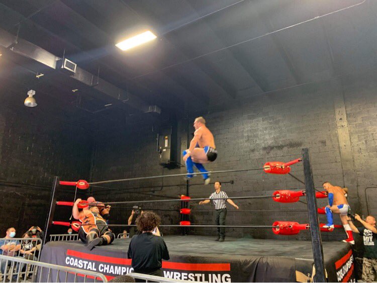 BoTayvian's tweet photo. When you can suplex 480lb @theremixvsteele and then go 18ft Coast to Coast.... come talk to me. @CCWFL @ItsChaChaTime #oldfriends #newenemies #botayvian #indies #wrestling #coasttocoast #chachajuggernauts https://t.co/pJkVUUXMB3