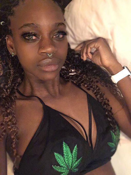 5 years https://t.co/6J7i19QNkL<a href="/tag/imreallyblack"class="tags"><span>#imreallyblack</span></a>