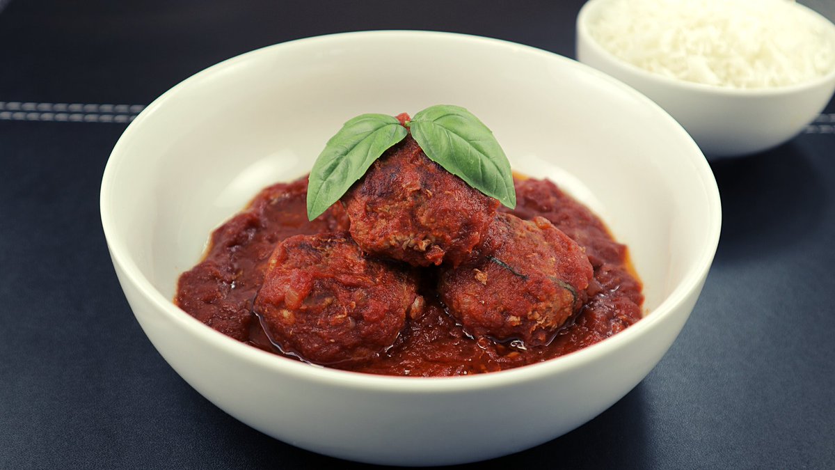 noxskitchen's tweet photo. Meatballs in Tomato Basil Sauce
Full video recipe: https://t.co/kp1HoxM6F1

#meatballs #tomatobasilsauce #tomatosauce #noxskitchen #foodlover #Foodies #yummy #tomatostew #YouTuber #youtubechannel https://t.co/4ePwhM9T2N