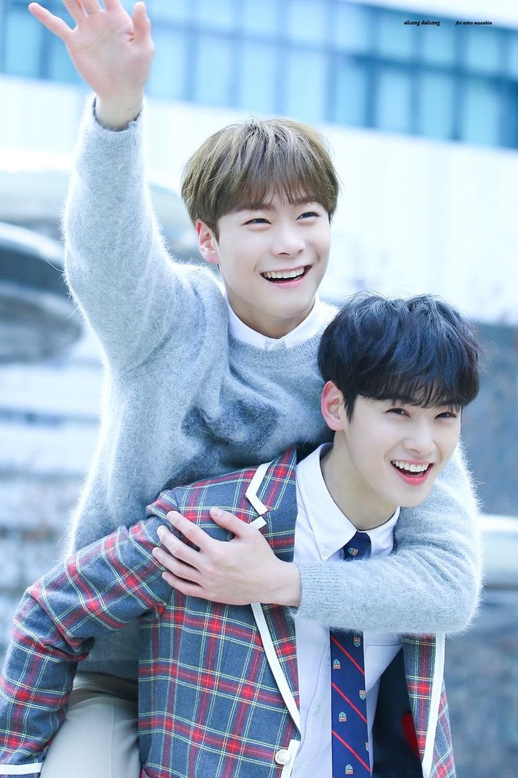 silvermooncha's tweet photo. For the two bright stars I love, and their love to each other. https://t.co/Xb7xI1gzNg