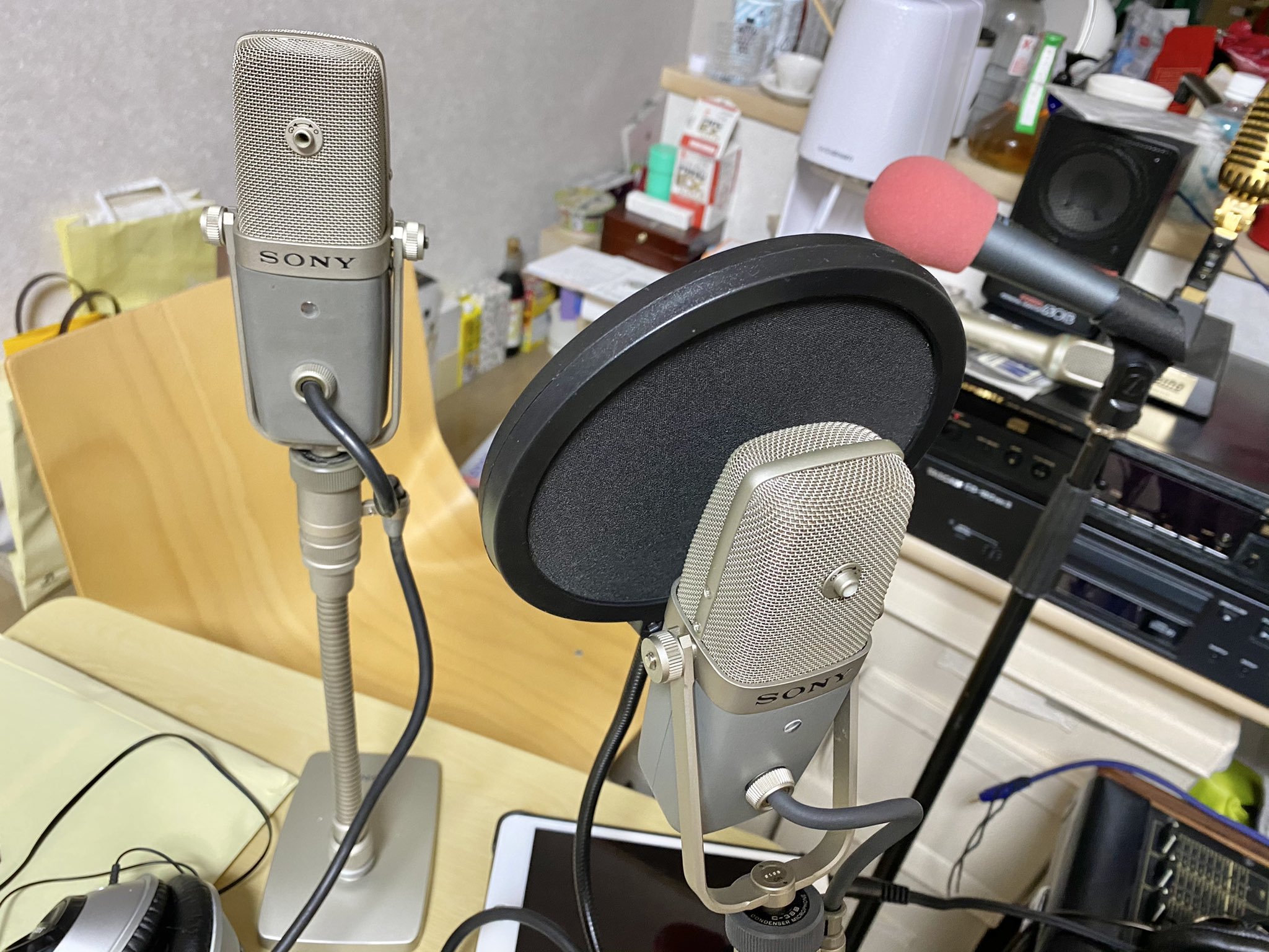 西寄ひがし 自宅スタジオ 私しかいないのにマイクの林が マイク愛が止まらない マイクに囲まれた生活 森林浴です マイク マニア ラジオ 収録 T Co Dzkfa12ume Twitter