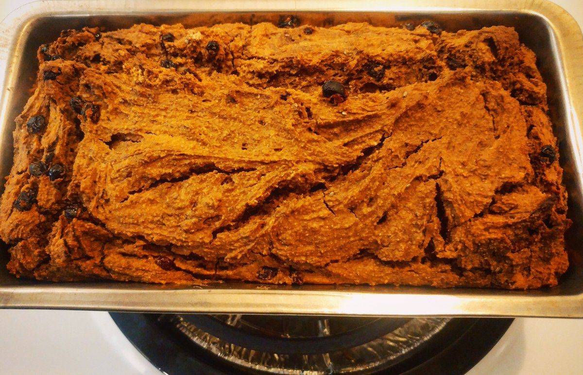 poligraf's tweet photo. Joy Is Baking Cornbread

#vegan #plantbased #plantbaseddiet #glutenfree

#cornbread #baking #cornmeal #aquafaba #cinnamon #clove #ginger #nutmeg #oatflour #buckwheatflour #arrowrootpowder #soybeveragemix #veganbutter #carobchips #currants

#365joys

https://t.co/qss873aq8k https://t.co/K8szxIpoyz