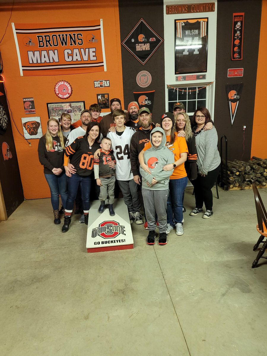 eta44676's tweet photo. @Browns @God_Son80 @bakermayfield @NickChubb21 @Kareemhunt7 @AJaClay @denzelward thank you to the whole browns team for making this a great season! Can't wait until next year! Go Browns! #stefanskicoachofyear https://t.co/xWX0GgV5Ka