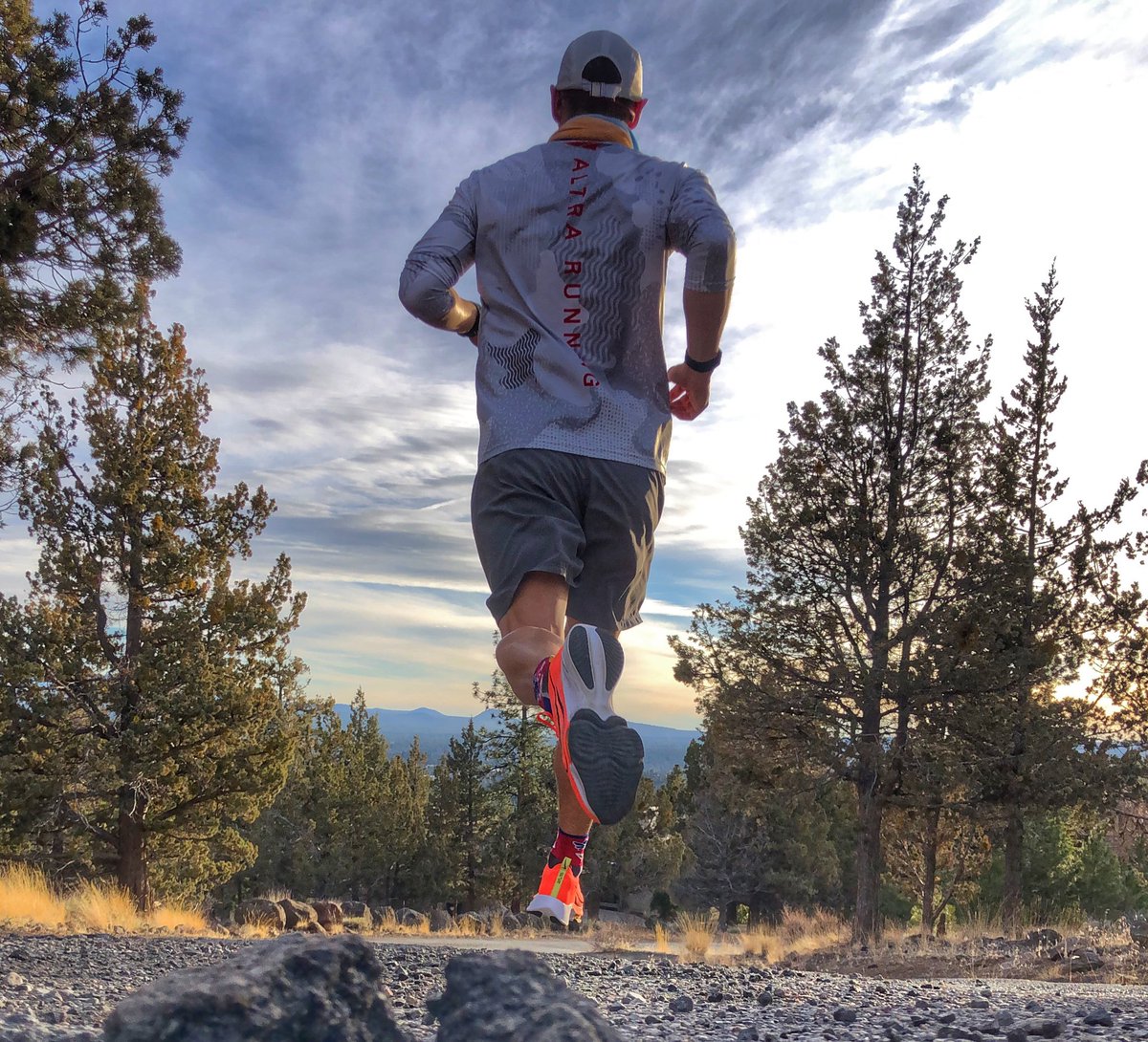 sharmanian's tweet photo. Shorts and T-shirt weather in winter. The simple things... #SharmanUltraAthlete #JulboUSA #DrymaxSocks #UltrAspire https://t.co/szxc7mqx1Z