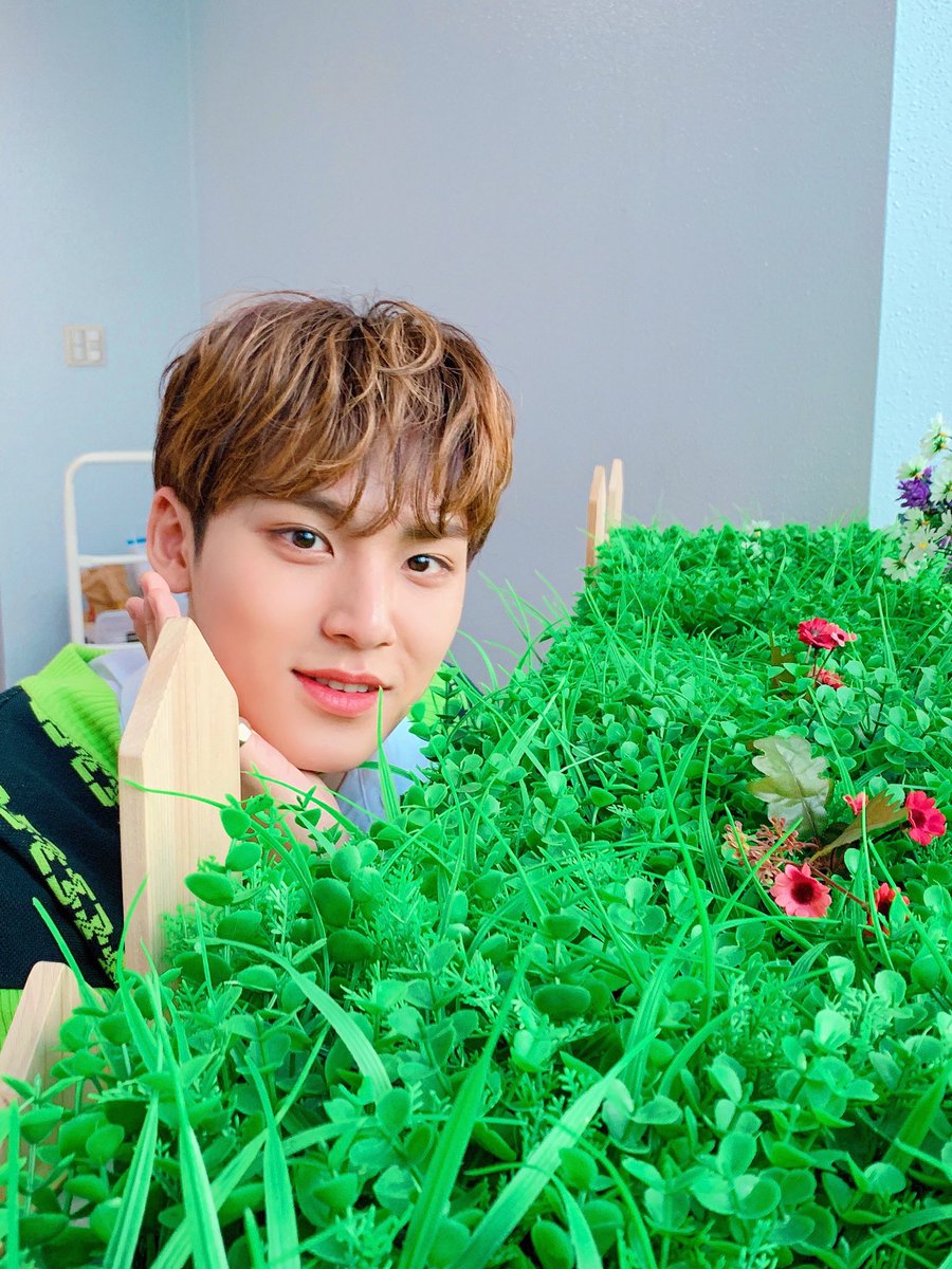7TEENSN's tweet photo. ❐ • 𝗦𝗮𝘆 𝘁𝗵𝗲 𝗻𝗮𝗺𝗲 𝟟𝕋𝔼𝔼ℕ . . . › 𝘀𝗵𝗶𝗻𝗶𝗻𝗴 𝗱𝗶𝗮_恐惧𝗺𝗼𝗻𝗱𝘀 (💎)
#PurposeWithSole
#NATHAN: Okay, no se cómo decir en tan pocas palabras lo mucho que amé este álbum. A pesar de que todas las canciones son arte, #TeamSpark se llevó totalmente + https://t.co/9cHXGKS31d