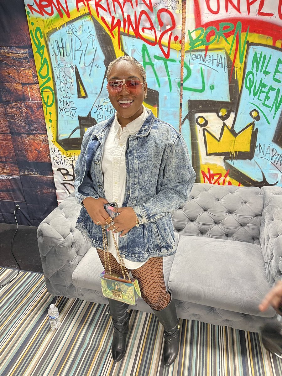 ImKyera's tweet photo. Wrapped up my first on camera interview of the year. 😎🤞🏾✨ https://t.co/lk9R2gLAB7