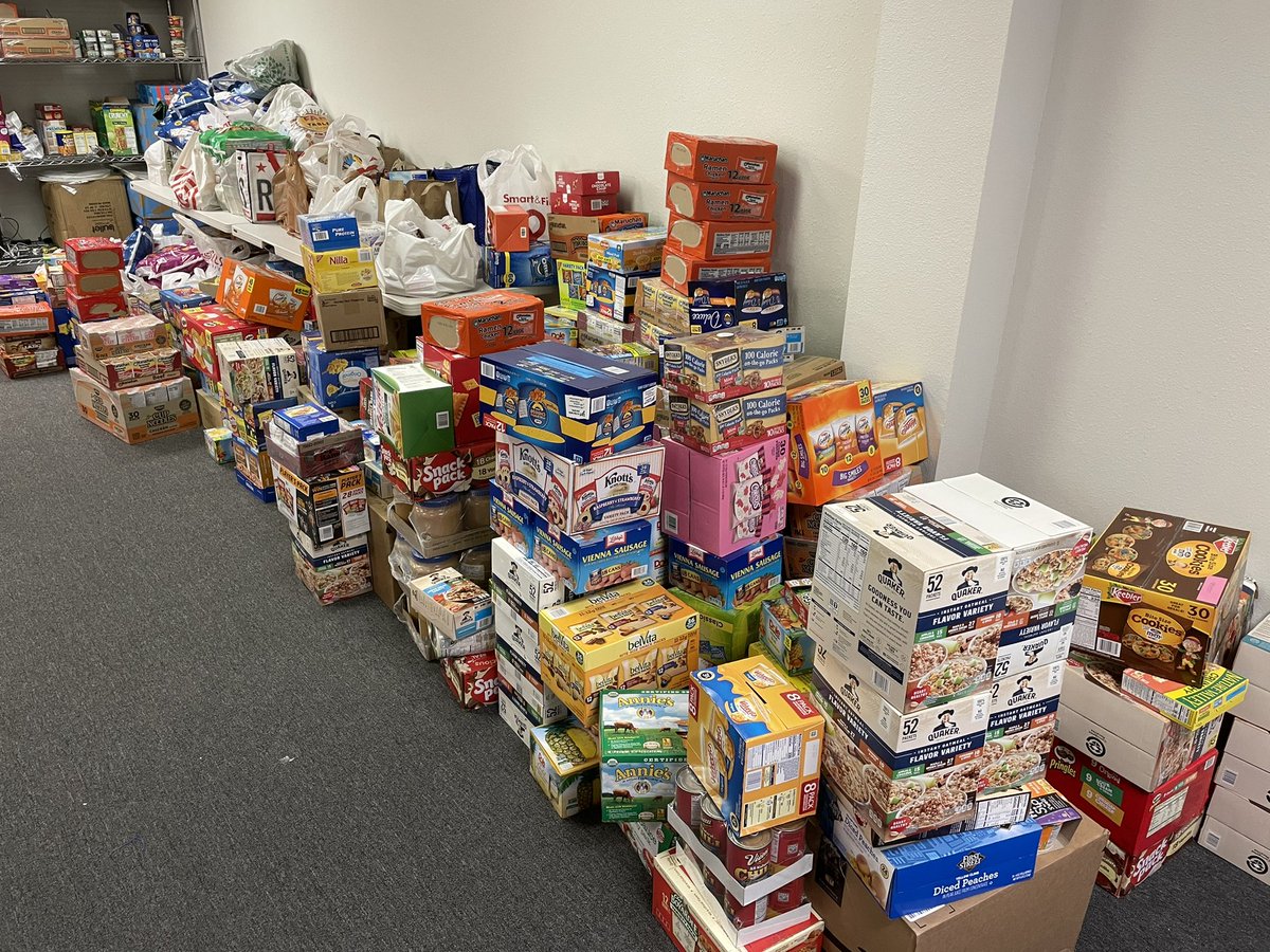 pott_stu's tweet photo. Wow things changed around here today!  I’m not sure where to start with organizing this stuff.  Good problem to have....  thanks to all who donated to @feedSCV! #NationalDayofService https://t.co/rtJx3tumiW
