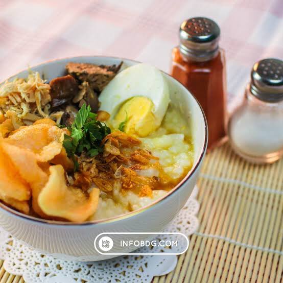 infobdg's tweet photo. Taruwit lebih suka sarapan apa nih?

RT                                    Like
Bubur Ayam                    Nasi Goreng https://t.co/DiWWeIvrZL
