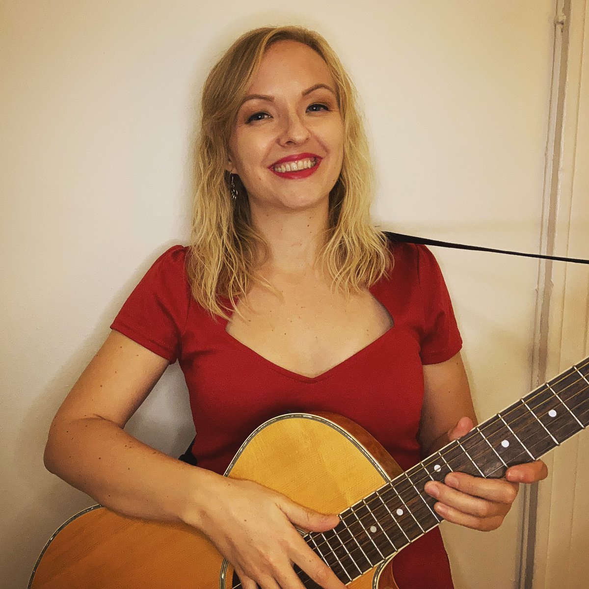 aMerryMary's tweet photo. At my $3 tier (basically the cost of a cuppa ☕️! 😜) you’ll get access to behind the scenes content (like early song drafts that didn’t make the cut), early access to my songs/videos (for @YouTube or @Spotify), &amp; you can join in my Patron-only polls to help pick what I do next!😗 https://t.co/UtOfnjAGh1