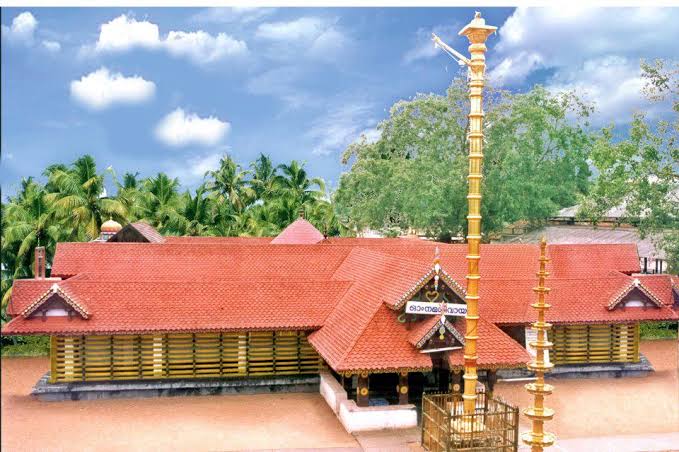 Kottarakara Sree Mahaganapthi Temple, Kollam, Kerala.  #keralatemples Kottarakara Temple is a very famous Ganapati temple in Kerala. Main prathishta is Shiva, but Ganesha is famous here. Kottarakkara Uniappam is what which comes to our mind when we hear of this temple.