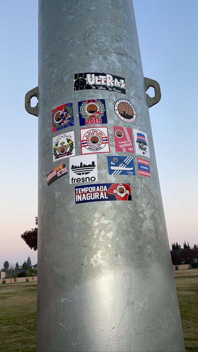 EscuadronFresno's tweet photo. Dejando marca después del ensayo de hoy! 💥 #elescuadrondefresno #losdelritmolatino #latinosunidos #llegamosparaquedarnos #lamurgadelvalle #LMDV #cvfuegofc #cvfuego @fuego_futbol @uslfanpage @USLLeagueOne @uslargentina https://t.co/WwCV6W1Hfb