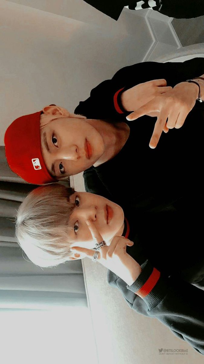 AdeliaPopi's tweet photo. Kenapa harus soulmate yang ini😭mereka orang baik😭jangan hilangkan senyum Tae juga aaaa nggak bisa nggak bisa 😭#TaehyungYouArePerfect
#jiminyouareperfect https://t.co/ZTC3RXtxht