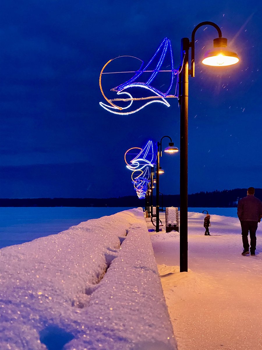 ChristinaKottm2's tweet photo. A walk along the pier enjoying some beautiful snowy weather. Getting very cold next week, so getting out while we can. #lake #night #ColdLakeAlberta #Canada #nature #SundayNight #outdoors #OutWithFamily #explore #HaveFun #NaturePhotography #iPhone https://t.co/aVpfrzj7TM
