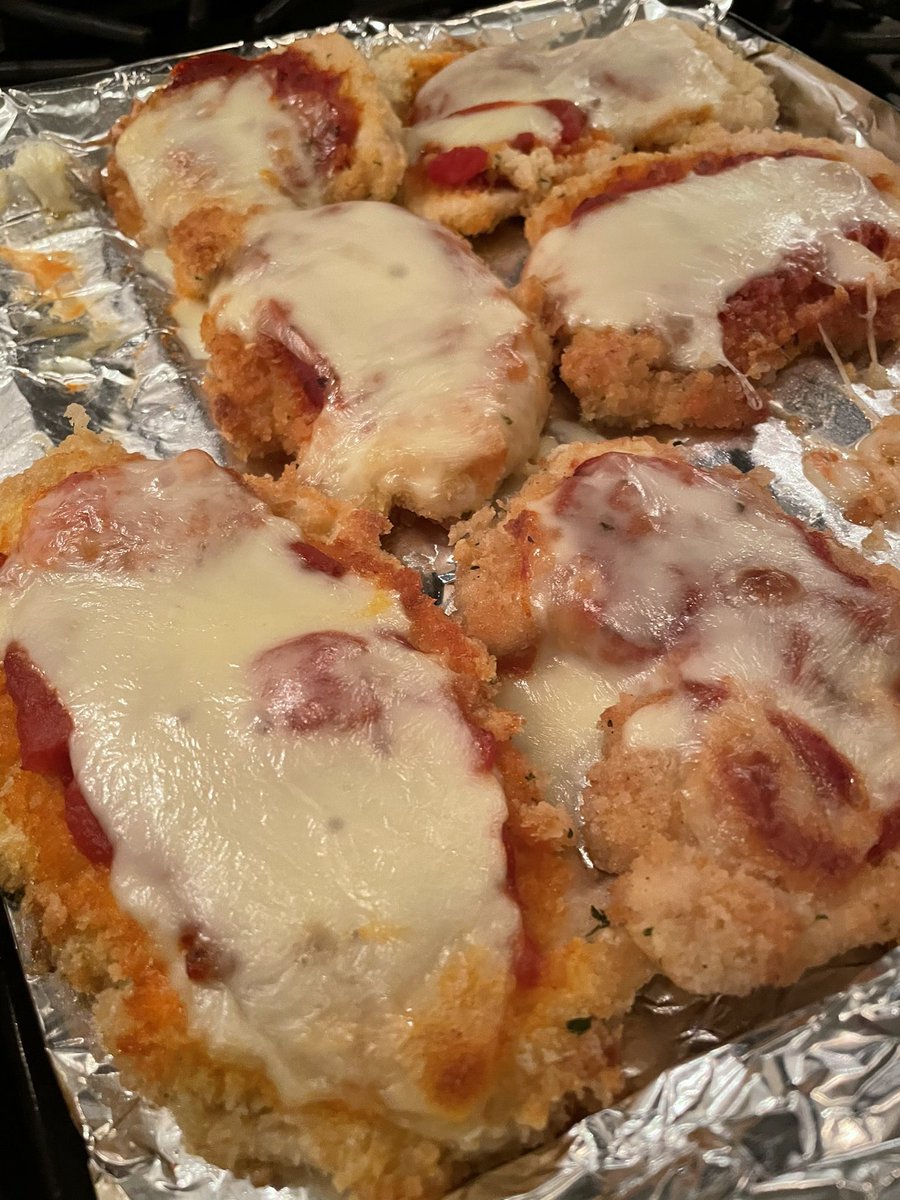 What’s for dinner tonight??  Chicken parm PERFECTLY sliced with my Rapid Slicer, therefore perfectly, evenly cooked!!!  I breaded it (flour, egg/milk, Italian bread crumbs) then fried it, topped with sauce  and mozzarella cheese then baked it. Delicious!!! <a href="/QVC/">QVC</a> #QVC @RapidSlicer