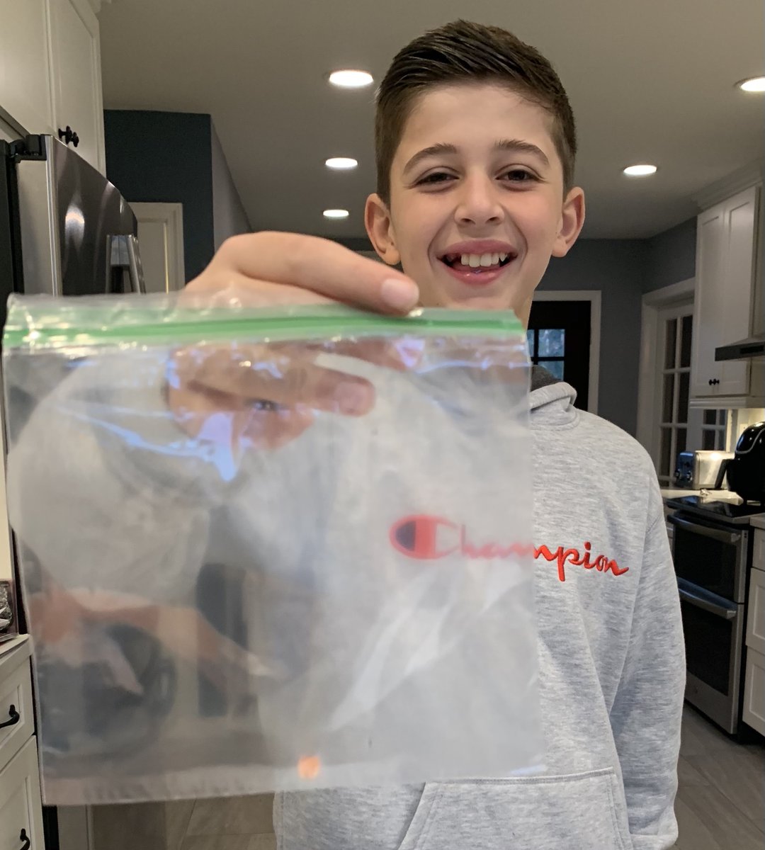 Chris22edu's tweet photo. #TuesdayThought At what age do we stop placing our teeth 🦷 in ziplock bags?
Little Chris is 11 and still keeping his teeth safe in #ziplocks for the Tooth Fairy https://t.co/Ve4xQaVC8A