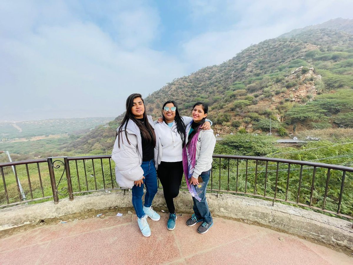 TrailblazerEsha's tweet photo. It's monday!

Wrap up- of the amazing AJMER♥️

No caption needed🤭

Thankyou so much guys for making it so awesome!

++ @Kamakshi_A99 https://t.co/wave8gz5ZD