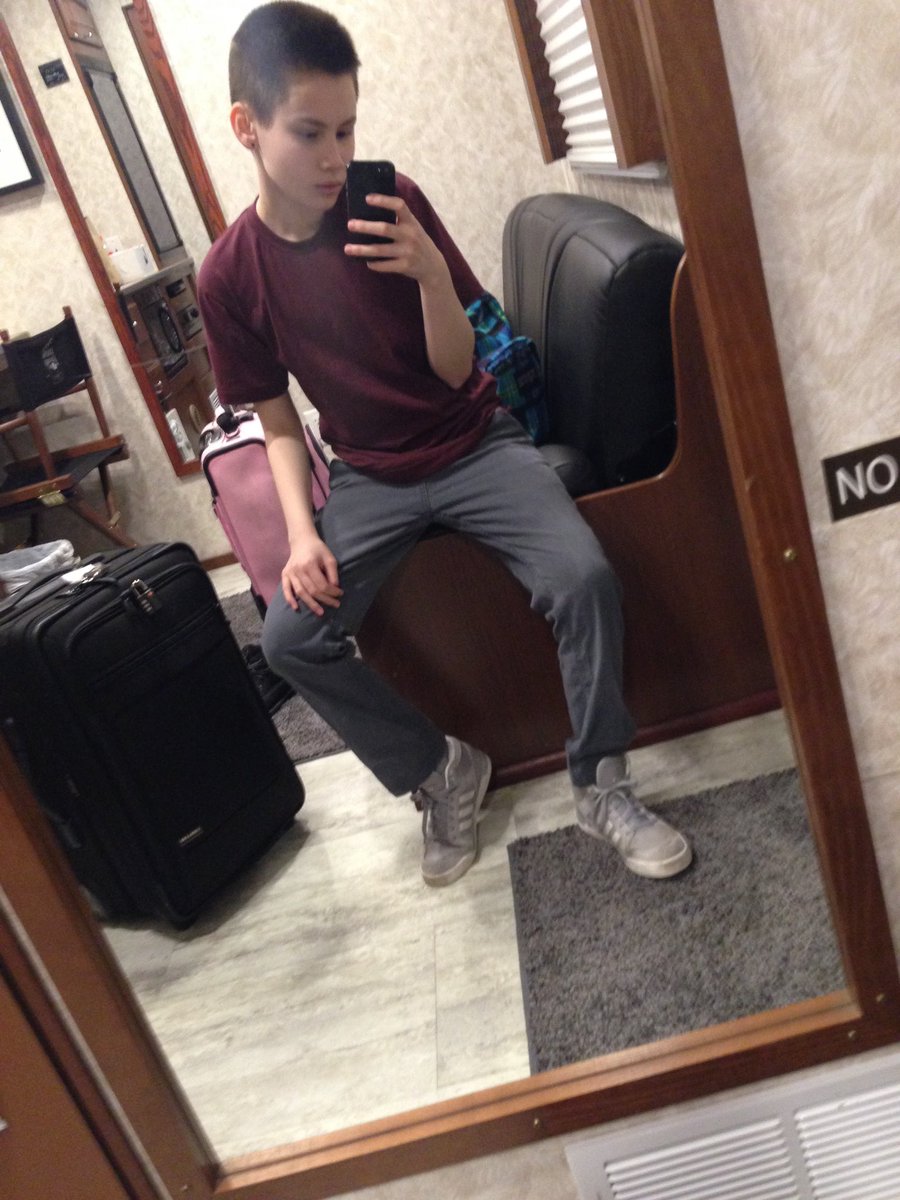 soooo many mirror selfies in my trailer / green room.