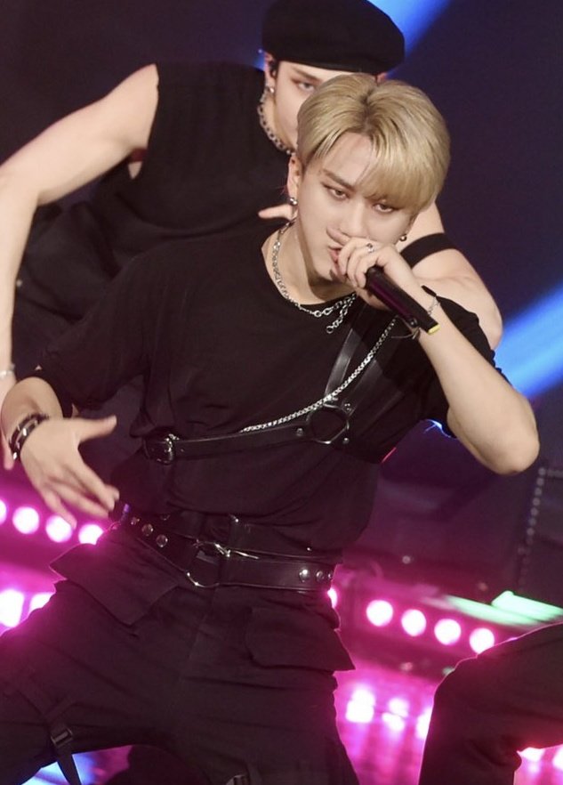 seo changbin wearing black outfits: a thread