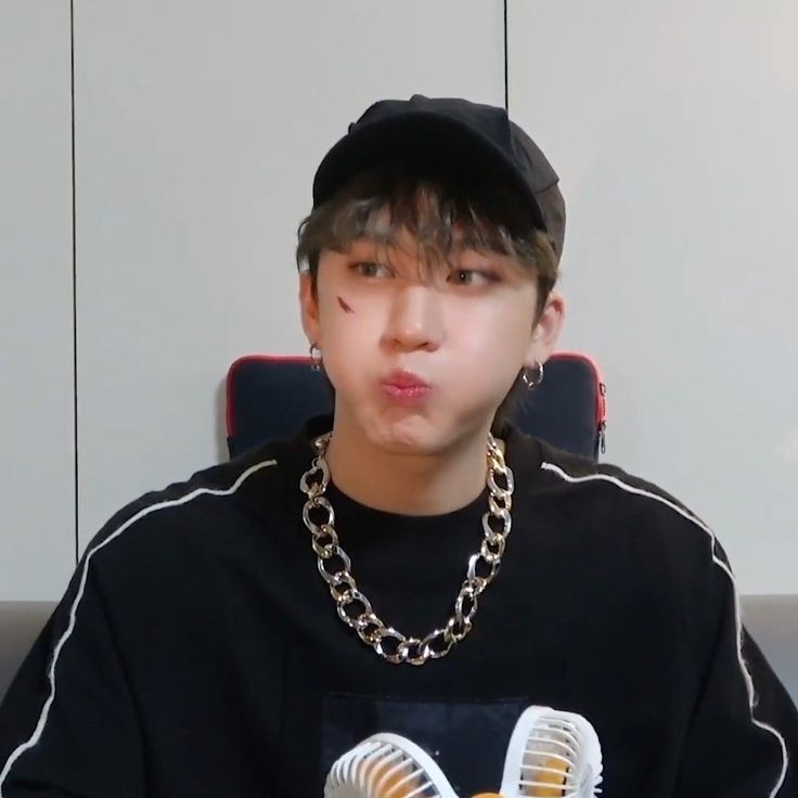 seo changbin wearing black outfits: a thread