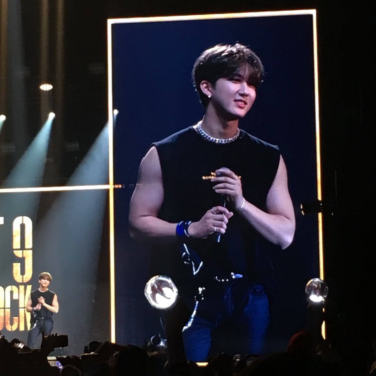 seo changbin wearing black outfits: a thread