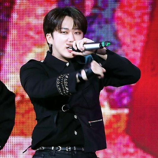 seo changbin wearing black outfits: a thread