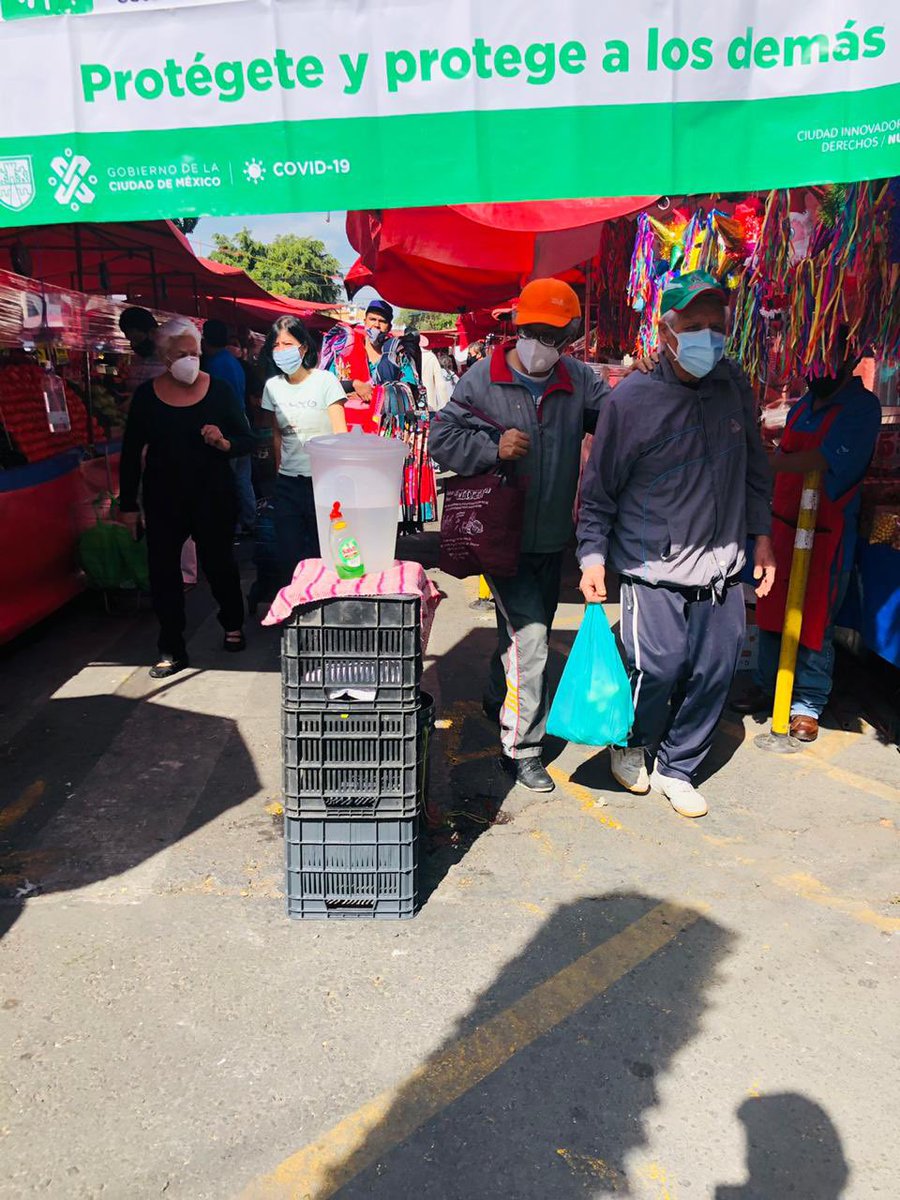 djeferrer's tweet photo. @GobCDMX Aquí en la Miguel Hidalgo todo abierto y con mundo de gente contagiándose. Les hace sentido esto? Lago Xochimilco, parque Salesiano. Estamos hartos del Mercado, hagan algo ya. https://t.co/kFUak3zKVU