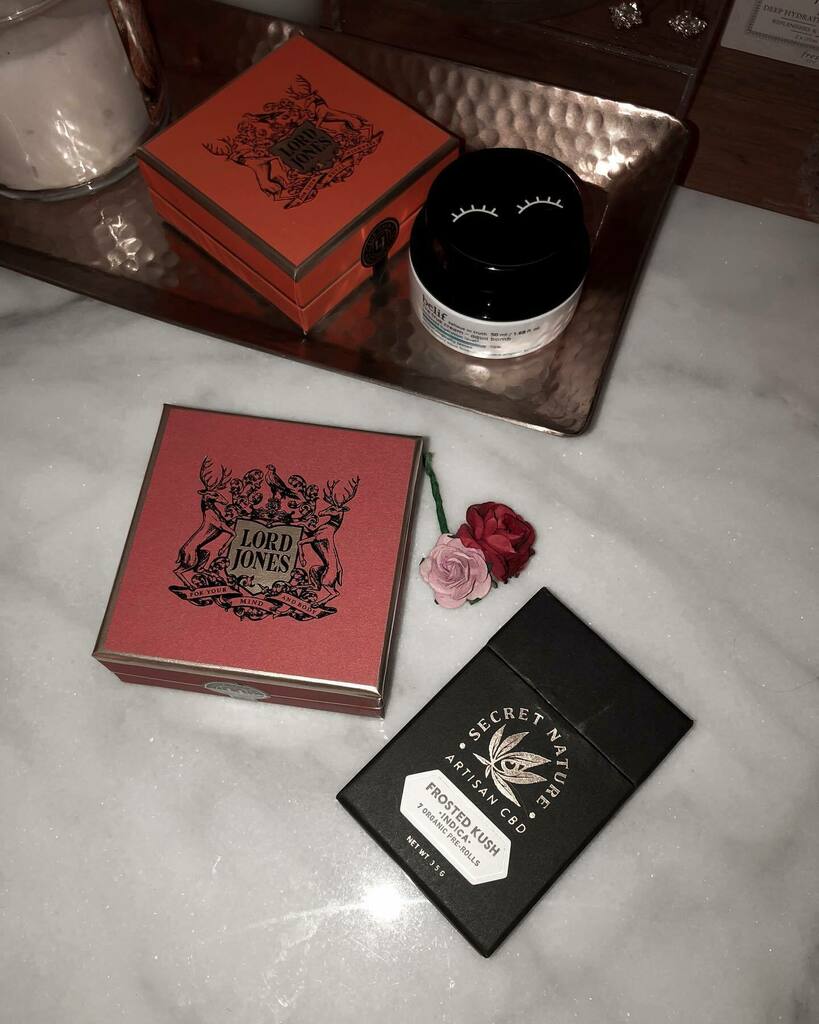 Jamiellanders's tweet image. The Lord has spoken @thelordjones gummy drops for those nights of insomnia when you’re bright eyed &amp;amp; bushy tailed at 10pm 🐿. 😳 It’s so hard not to eat this whole tray BUT i do eat 3 of them, they work a lot better on an empty stomach,, but if I need … instagr.am/p/CKF7rqwHMeD/