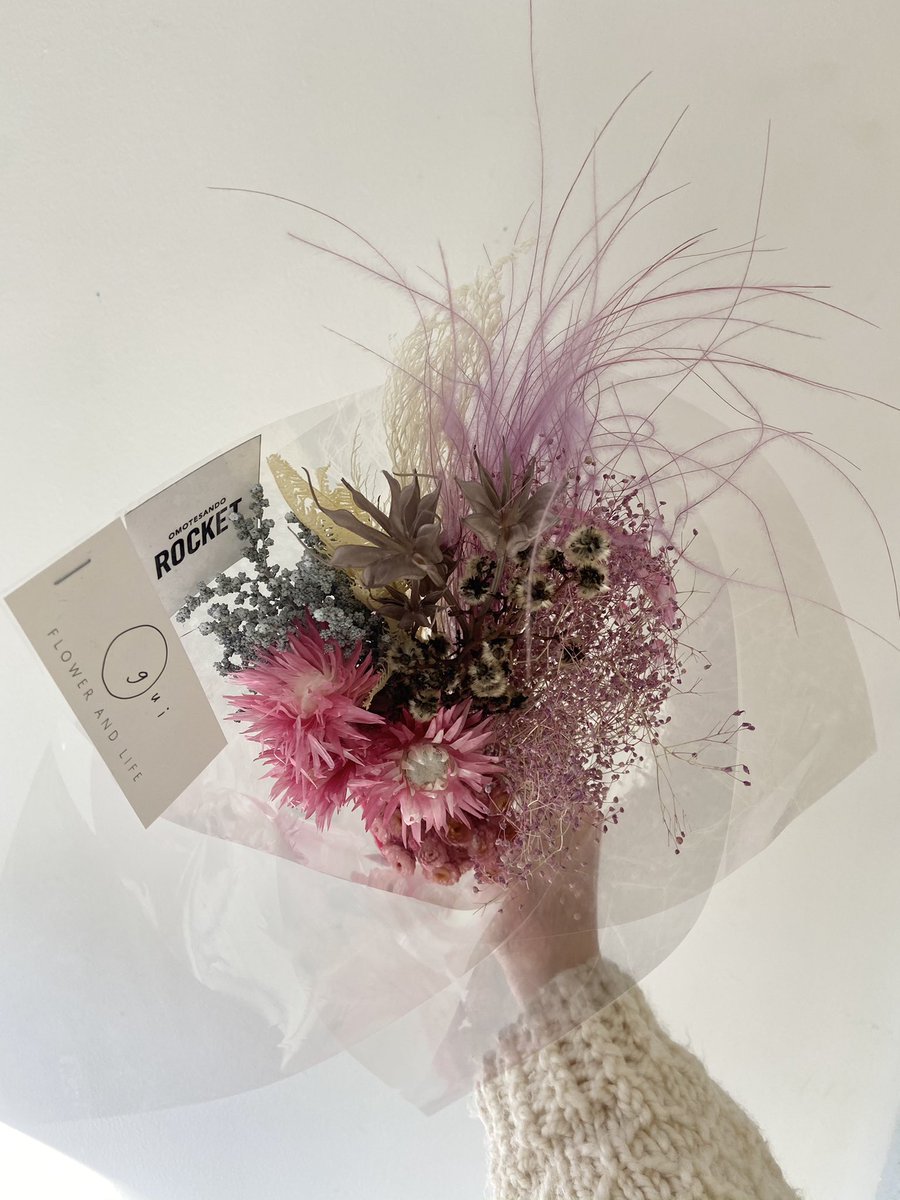 gui solo exhibition 「色を纏う花展」

1月16日(土) 11:00〜20:00
1月17日(日) 11:00〜18:00

”フラワーロス”をテーマにした展示会「色を纏う花展」、残り2日の開催となりました。
本日も良いお天気ですので、お近くの方はぜひこの機会にお立ち寄りくださいませ💐