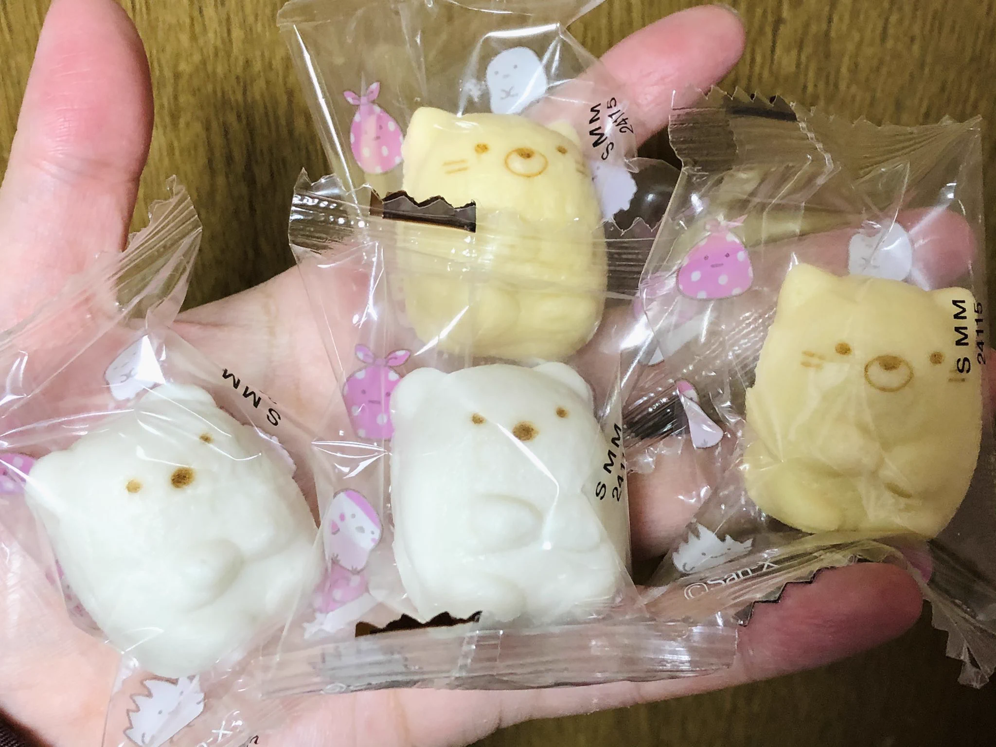 すみっコぐらしのかまぼこが…煮込んでみたらシワシワになってしまった…w