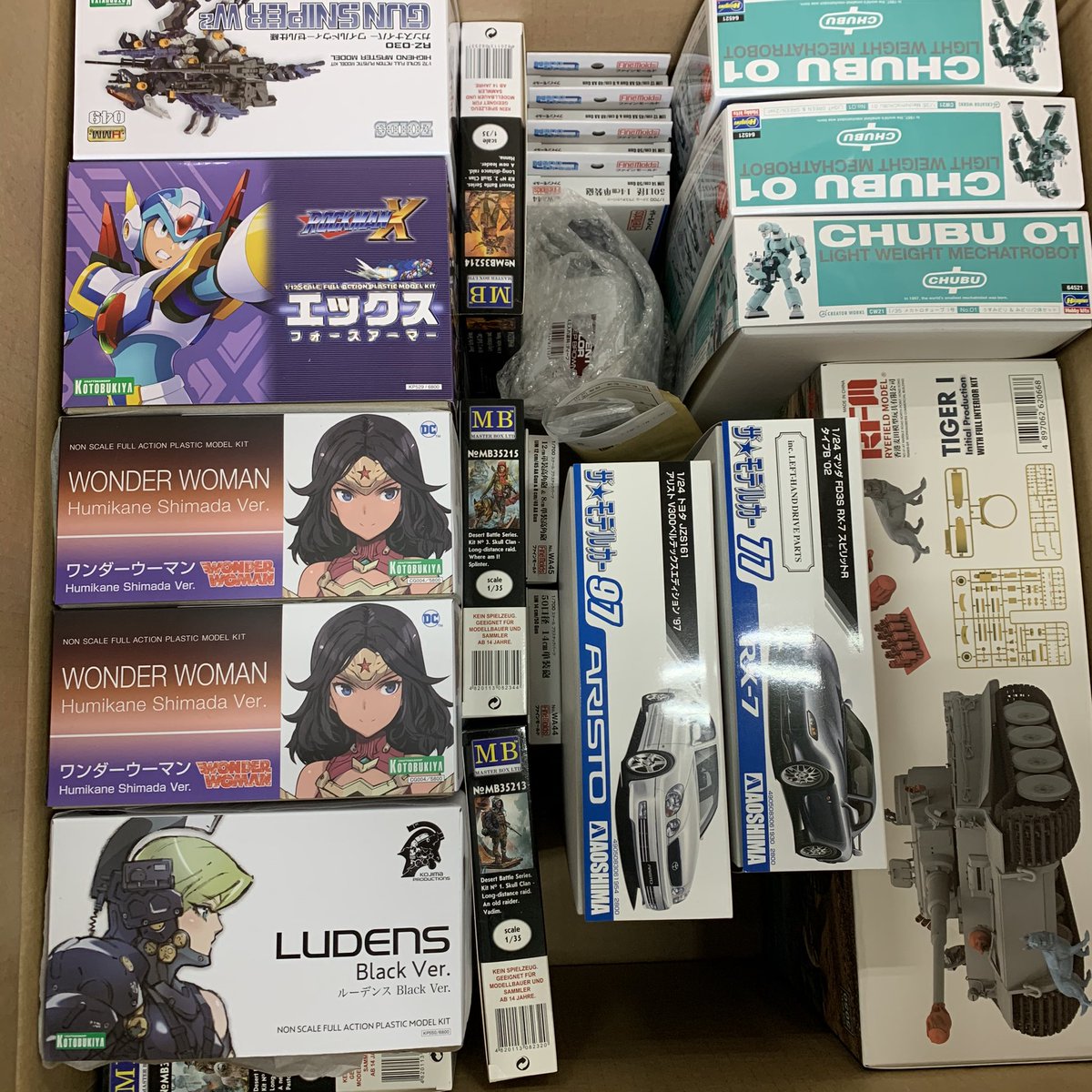 hobby808's tweet photo. 2021.1.16 入荷
#ライフィールドモデル ティーガー1極初期型
#コトブキヤ #zoids
#ハセガワ メカトロチューブ1号
#アオシマ
#ファインモールド ナノドレッド
#mbmodels
#タミヤ スミ入れ塗料
#シモムラアレック
なんか忘れられてる
#浜松 #模型屋 #プラモデル
#スケールモデル
#ホビーショップやおや https://t.co/JHieRyt5Pi