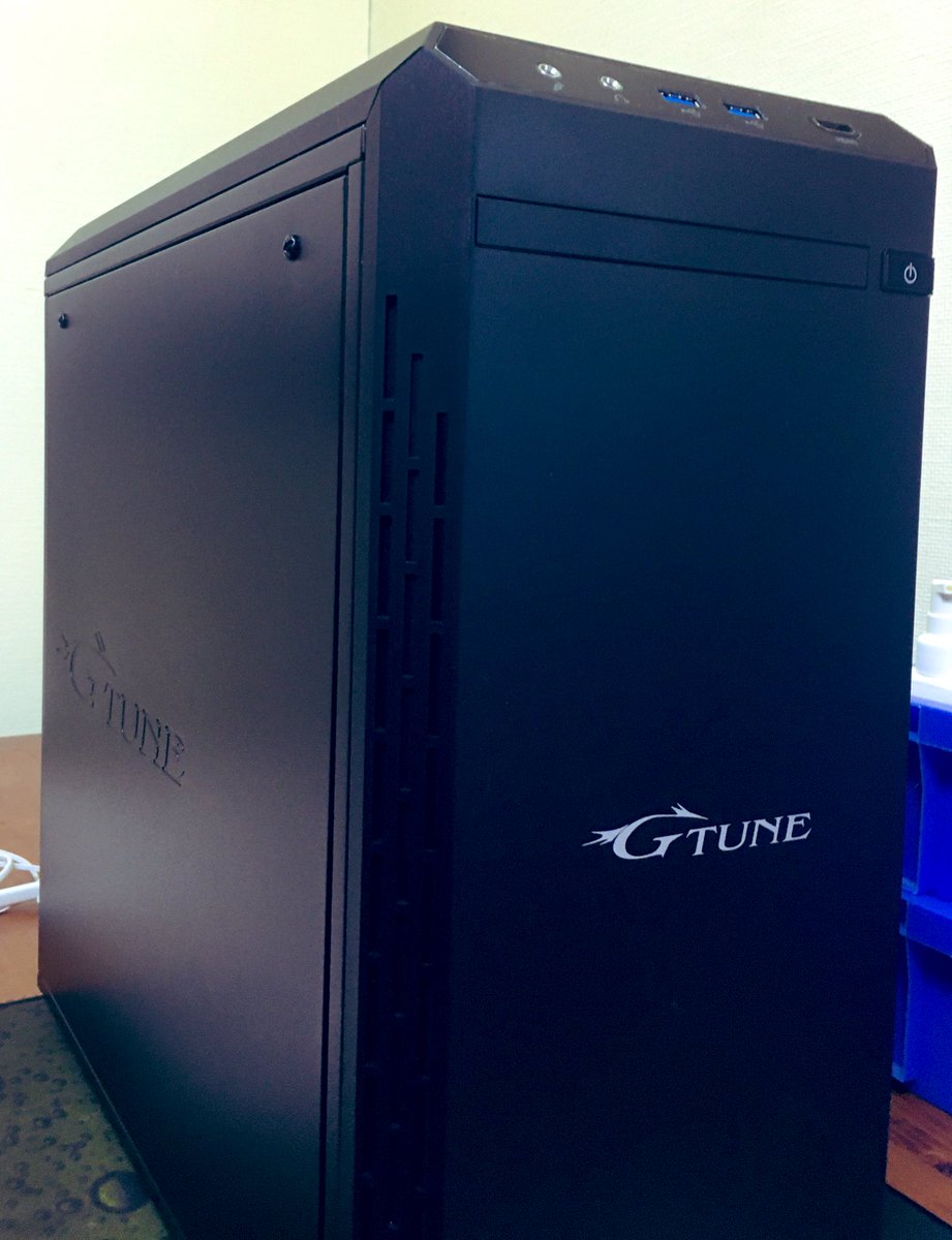 NEON_tyan's tweet photo. 【@eGG_e_challenge 】様から
G-Tune XM-Bとサイン入大会オリジナルマウスパッドが届きました！
VALORANT大会見てて良かった😭
大事に使います！ありがとうございます🙇‍♂️
G Tuneのロゴかっちょいい
#eGGesports https://t.co/qlwkcZeWH0