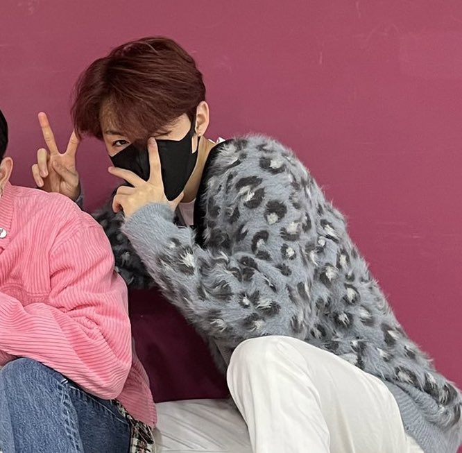 ncityjunkyu's tweet photo. doyoung lemme give u a hug pls https://t.co/9eMEVFiYSv