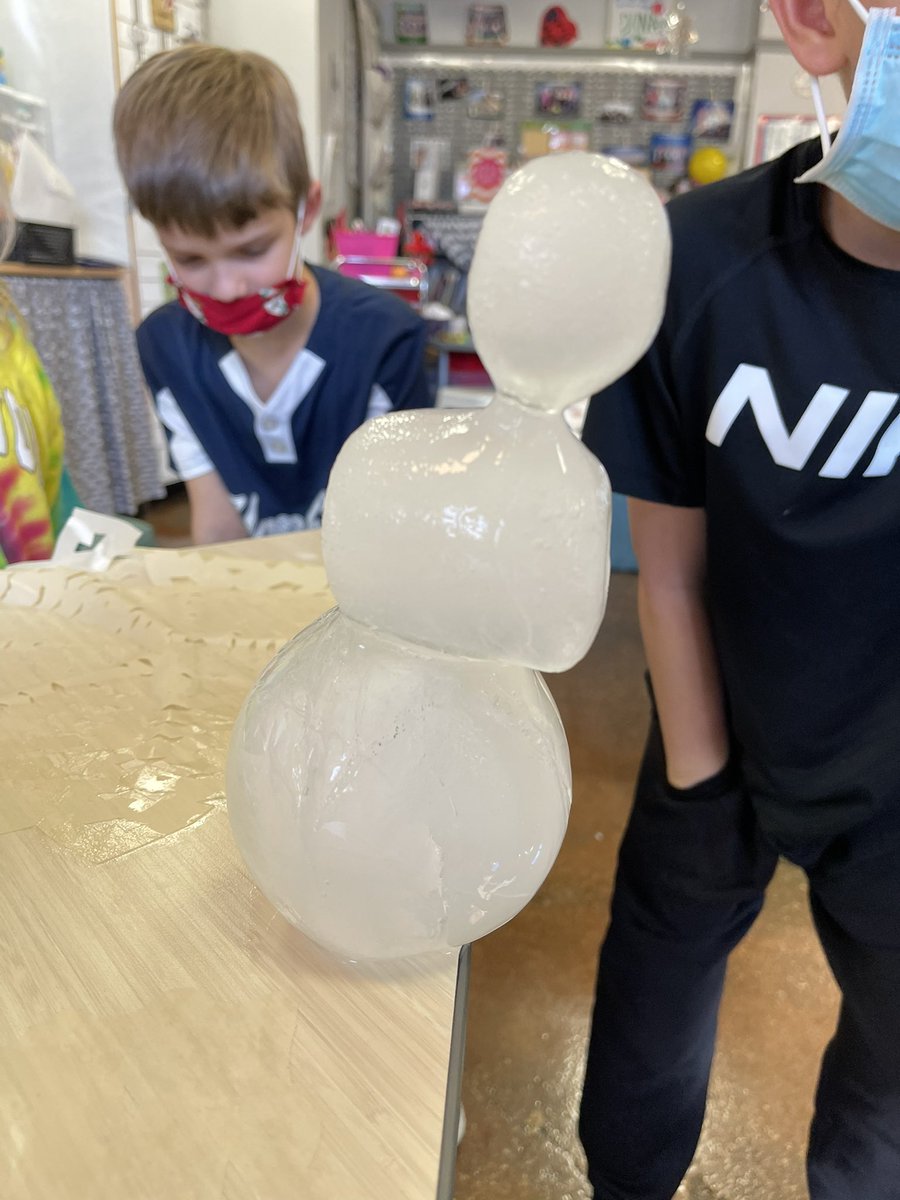 JenniferCNash's tweet photo. It was a snowman life cycle kind of day in #2BelieveAndAchieve @WilemonSTEAM #weathertools #weather #Nashis2nd #snowweek2021 #changes #TEMPERATURE #snowmenatnight https://t.co/bgZXywVHTn