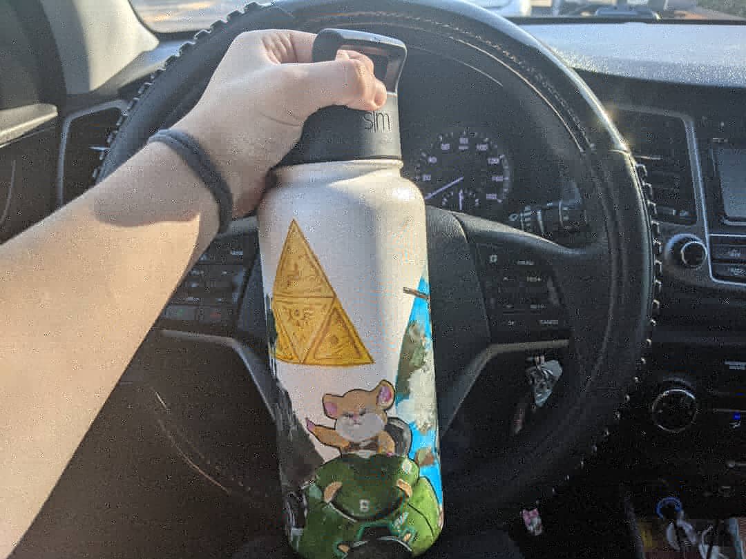 pineSOUL5's tweet photo. Multi-game themed hydroflasks commission 

#artistsontwitter #hydroflask #customhydroflask https://t.co/8y6wQxrhF6