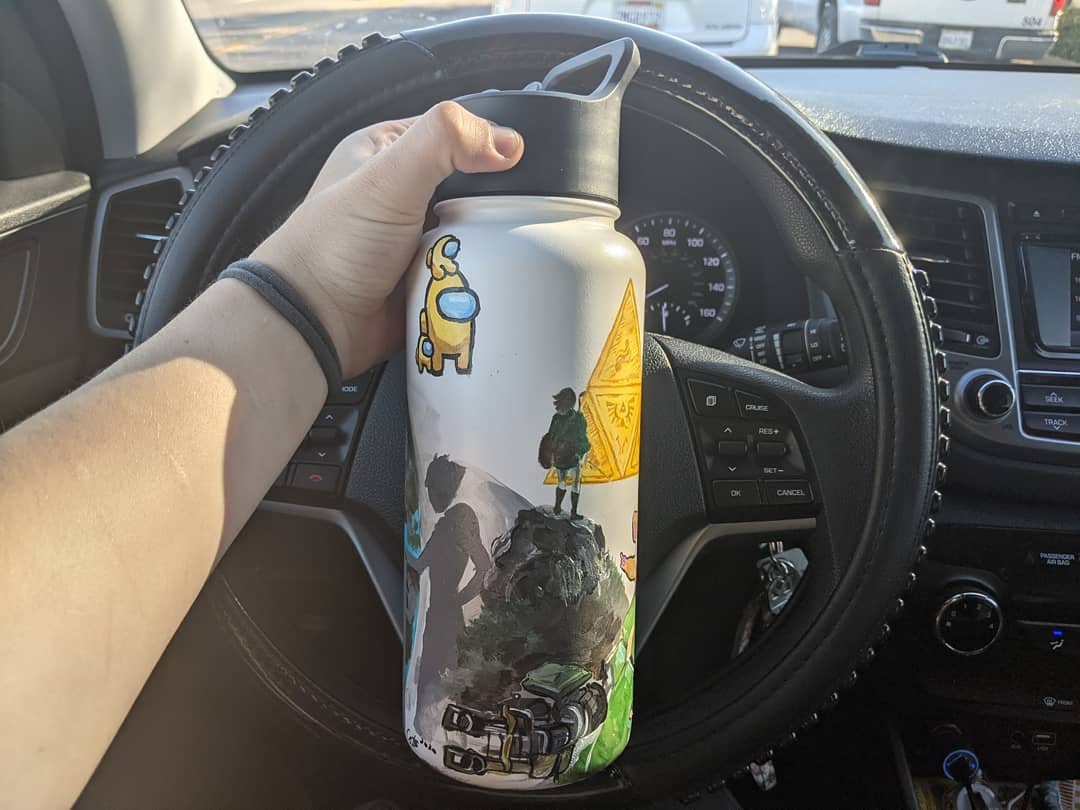 pineSOUL5's tweet photo. Multi-game themed hydroflasks commission 

#artistsontwitter #hydroflask #customhydroflask https://t.co/8y6wQxrhF6
