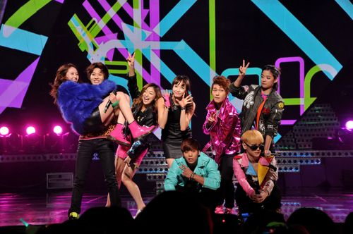 iridescentazure's tweet photo. Sm siblings energy were only seen in super junior × snsd &amp; SHINee× f(x) before nd after all the corresponding siblings group was mostly fan made coz they had interactions bt the bond was never there. That's why f(SHINee) and SuGen are superior from others https://t.co/4z6IrbCNcV