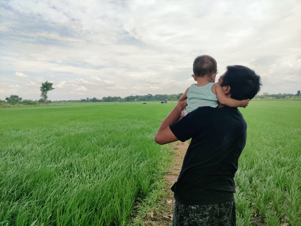 ZulvaFR's tweet photo. Kebahagian ku yang tiada tara .. Bersyukur punya Suami yang masyaallah sayang dan cinta nya ke anak dan istri, punya suami yg bertanggung jwb ke anak dan istrinya .. Selalu bahagiain anak istri nya .. Punya anak yg alhamdulillah masyaallah aktif cerdas makin hari makin pinter🥰😘 https://t.co/GeaMTJxhAO