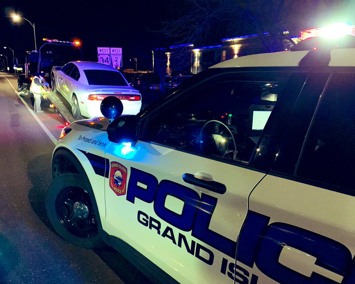 GIPoliceDept's tweet photo. City Code 22-52: Racing on Streets Prohibited

Besides being incredibly unsafe, exhibition acceleration/racing will earn you citation and your vehicle a trip to our impound. 

#SlowDown #DriveSafeGI 

^GIPDOfcJohnson https://t.co/0E1QDL2WKl