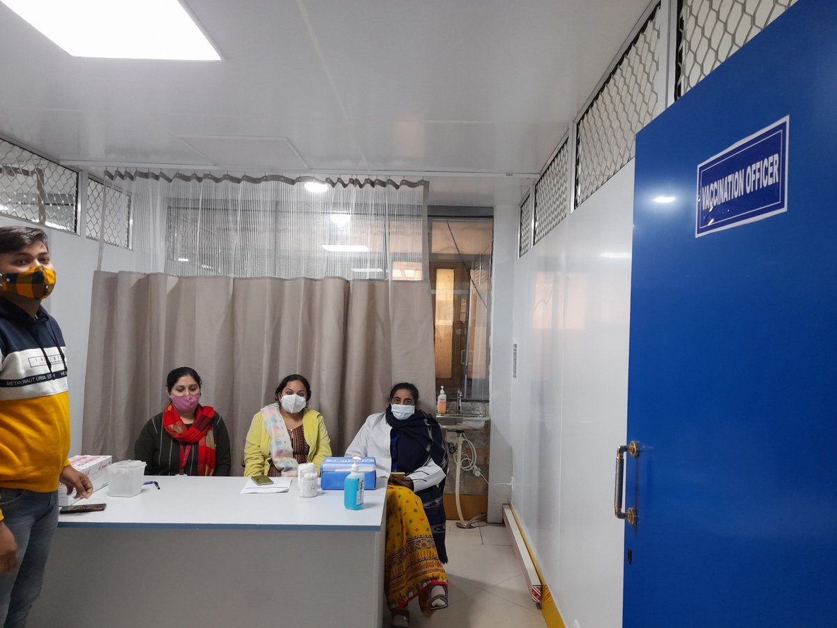 journo_vibha's tweet photo. All preparations are done for Covid vaccination at Delhi State Cancer Institute, Dilshad Garden @TOIDelhi https://t.co/pvLGwGt9ms