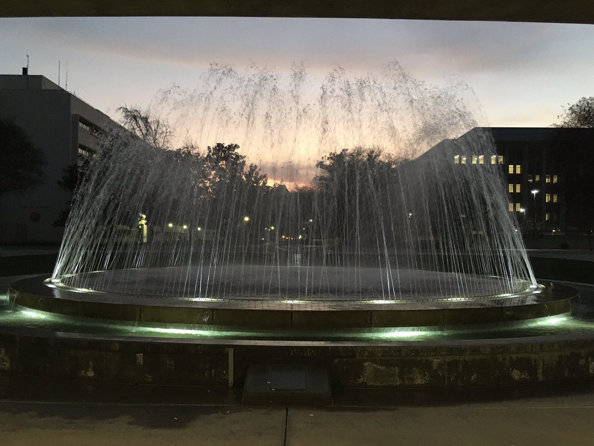Who else is glad that it’s Friday? 🌅⛲️ #TGIF #fountain #sunset #downtownfresno #cityhall