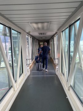 RadioPakistan's tweet photo. #WelcomeToPakistan South African team have been cleared two COVID-19 tests which took place on Tuesday and Thursday before boarding flight to Karachi https://t.co/8blq6fKmcY https://t.co/rovv5T1sSh