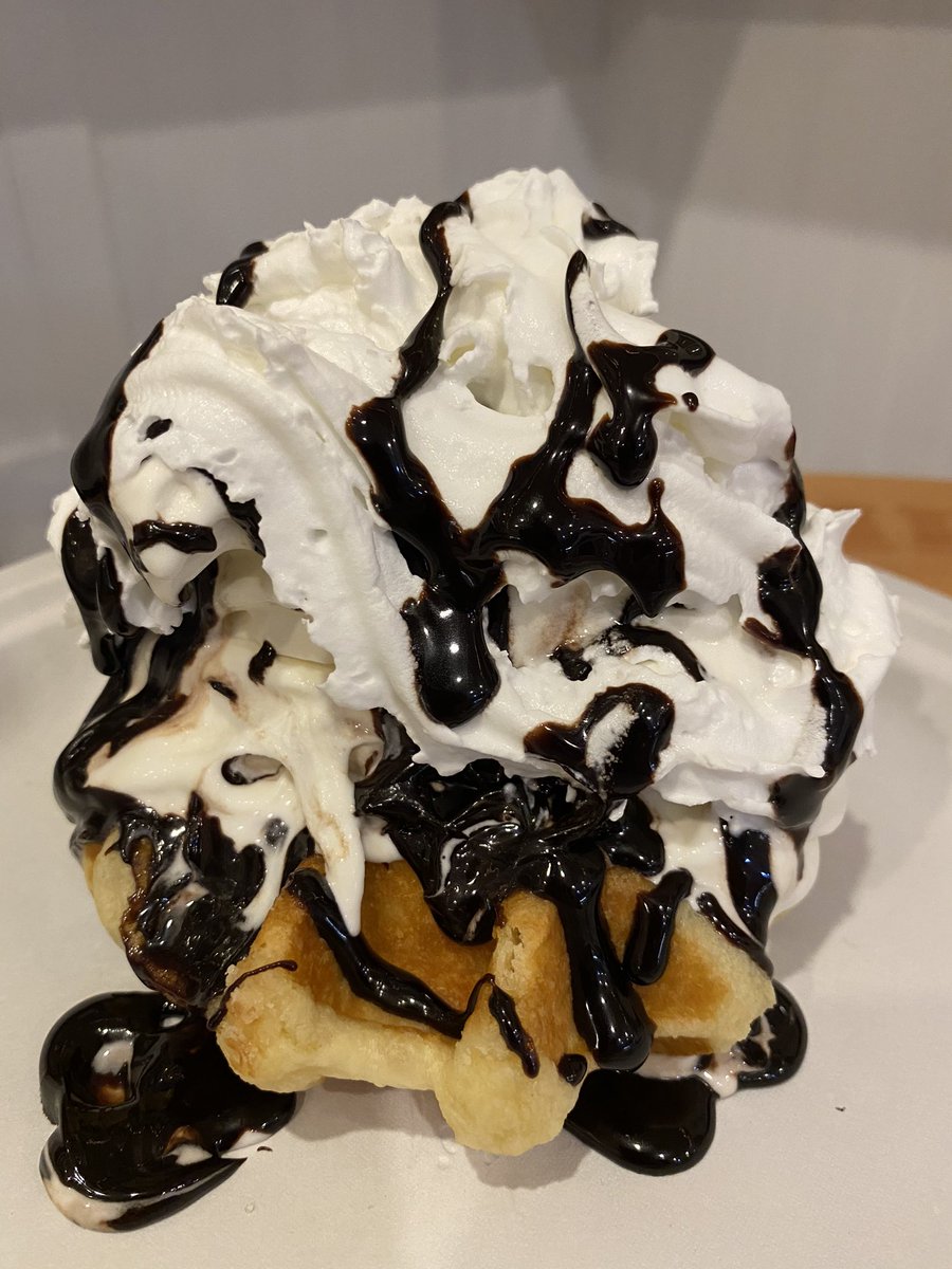 MortDairyIC's tweet photo. Breaking Moos News: You’ve all been waiting for it, and finally it has returned! Belgian Waffle Sundaes are back! An imported warm Belgian Waffle made with Pearl sugar, topped with our creamy soft serve Vanilla ice cream, gourmet hot fudge, whipped cream, and even more hot fudge! https://t.co/kONimXJriF