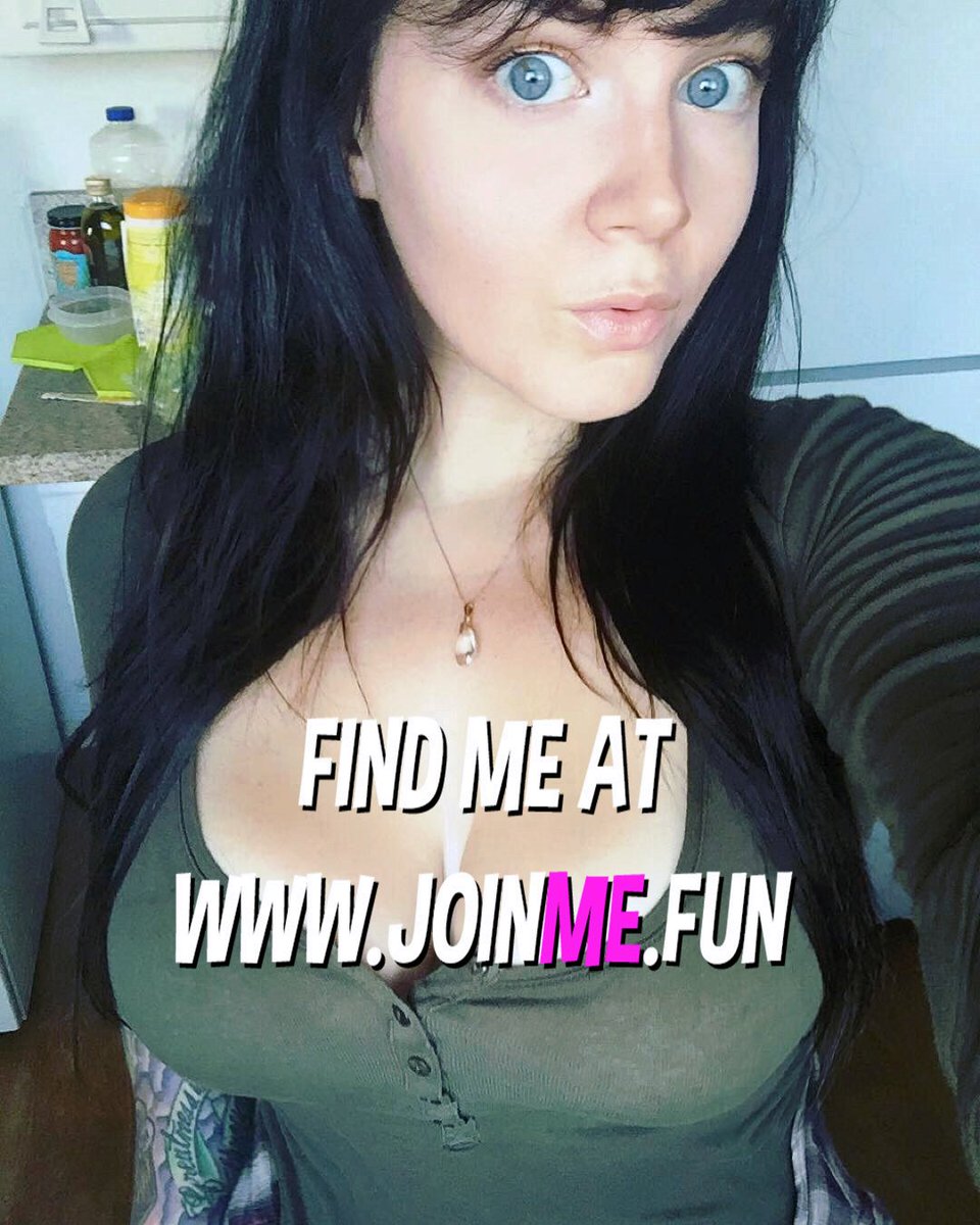 addieaaron5's tweet photo. Your D*ck will look a lot better in between my legs! Slap my booty it's the only method I learn! #mistressgaia #teens https://t.co/r1KMLj5Qau