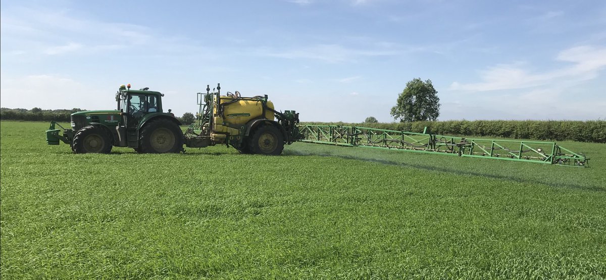 mattredmanag's tweet photo. For Sale. 

2012 John Deere 840i 24/36m (32m in pictures but now 36m). 600 tyres, 2600 isobus screen, joystick, twin pumps, auto fill, approx 28,000ha. £15,000ono - Call Matt, 07845 667331 https://t.co/9mGKHiiKJ2
