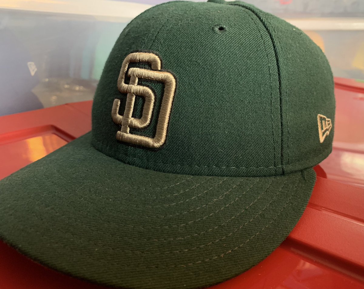 At times I'll always go back to look at those jewels of the collection. These caps are among the rarest I've found so far, but the search is never truly over.